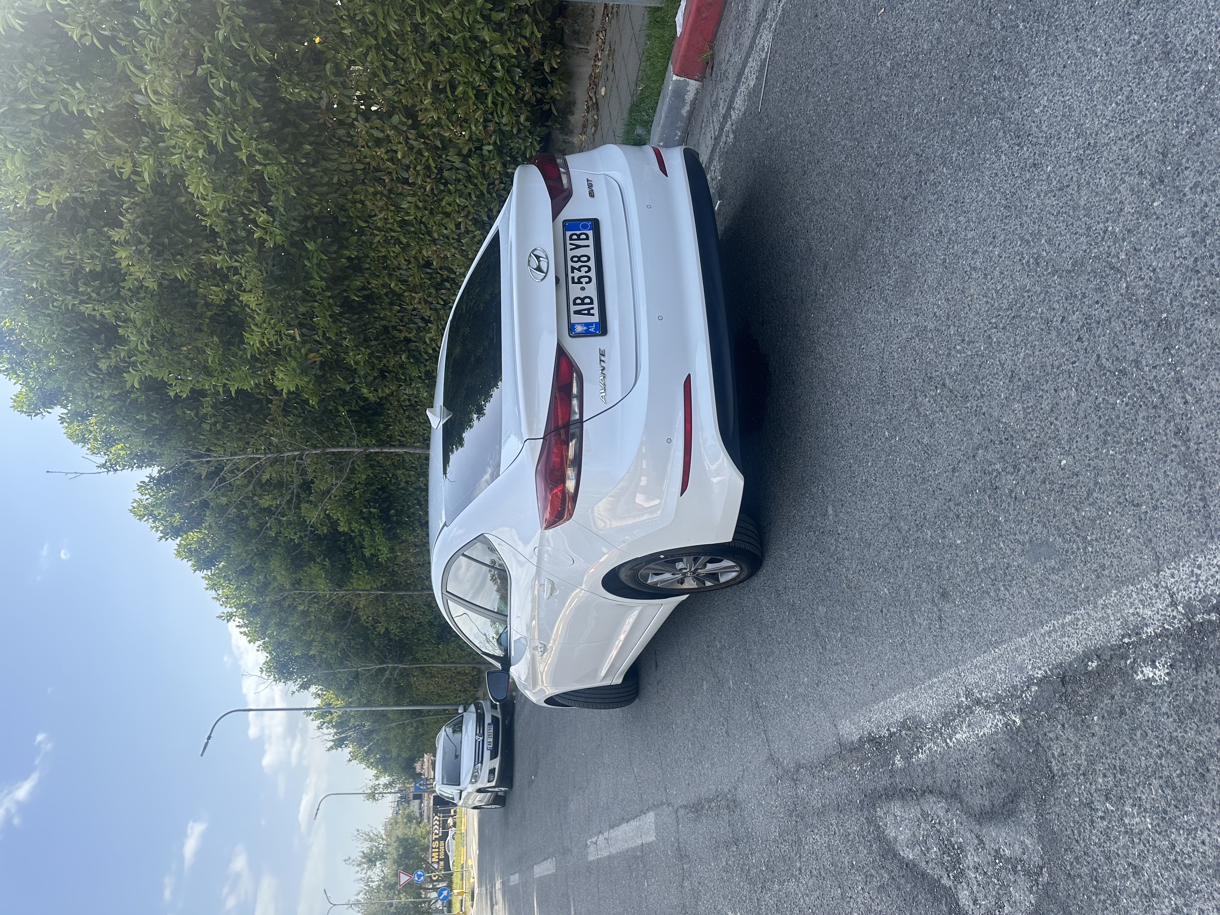 Hyundai Avante  3