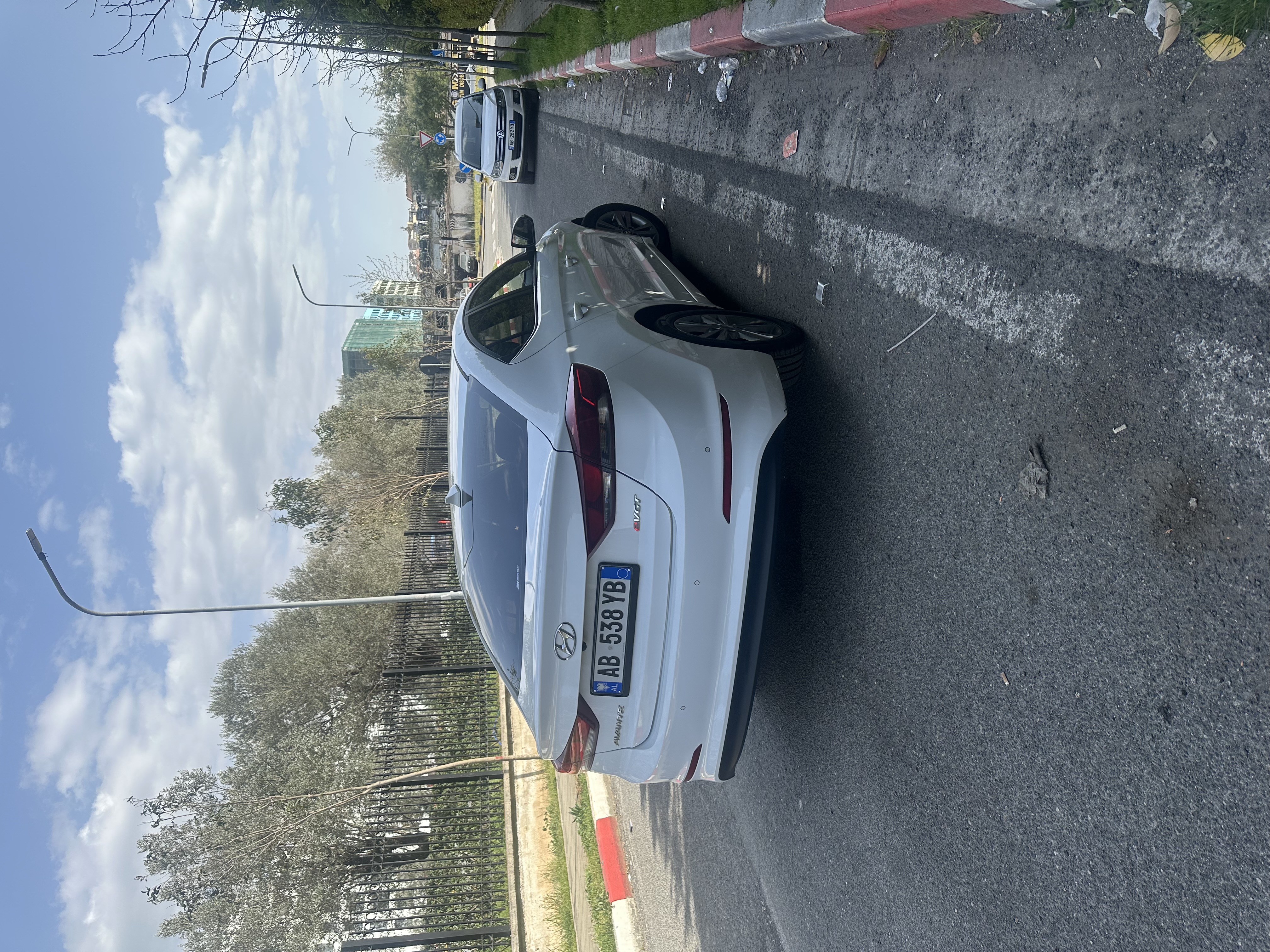 Hyundai Avante  4