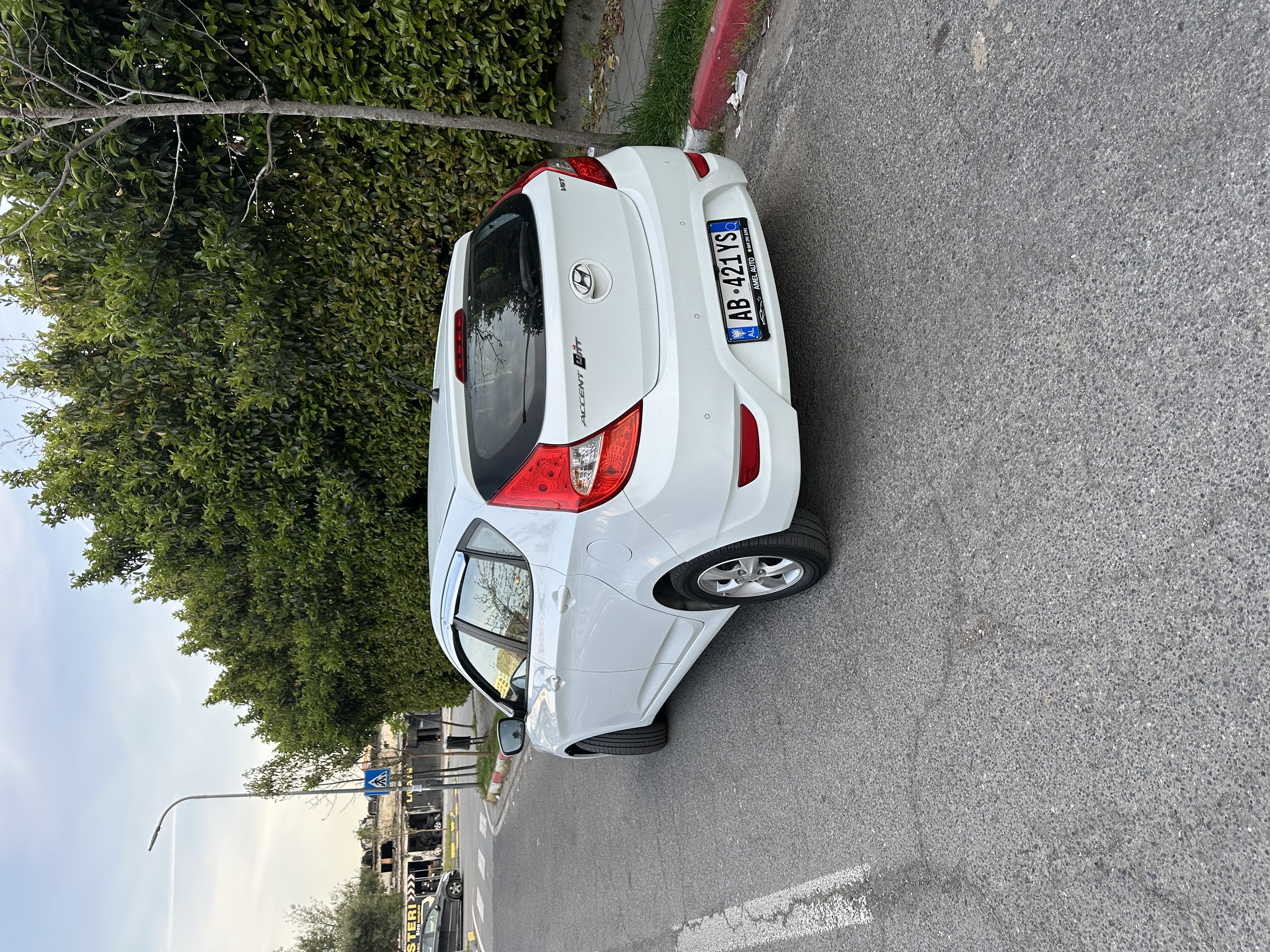 Hyundai Accent 5