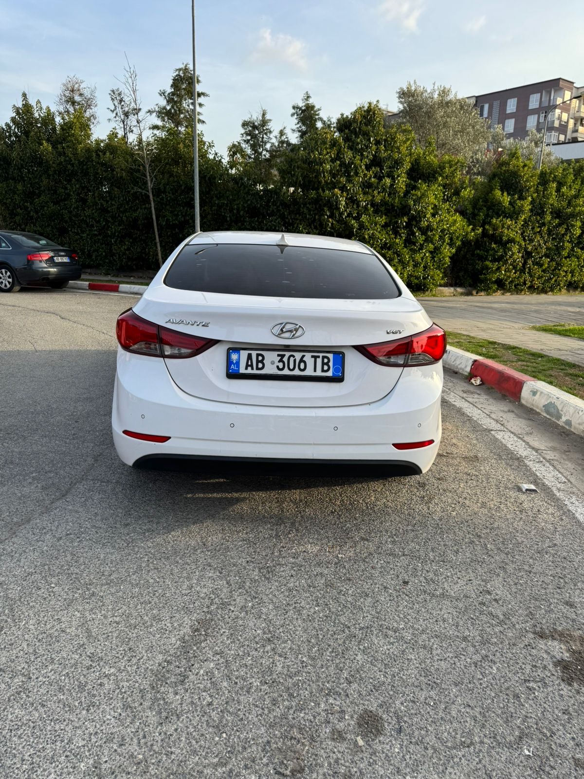 Hyundai Avante  2