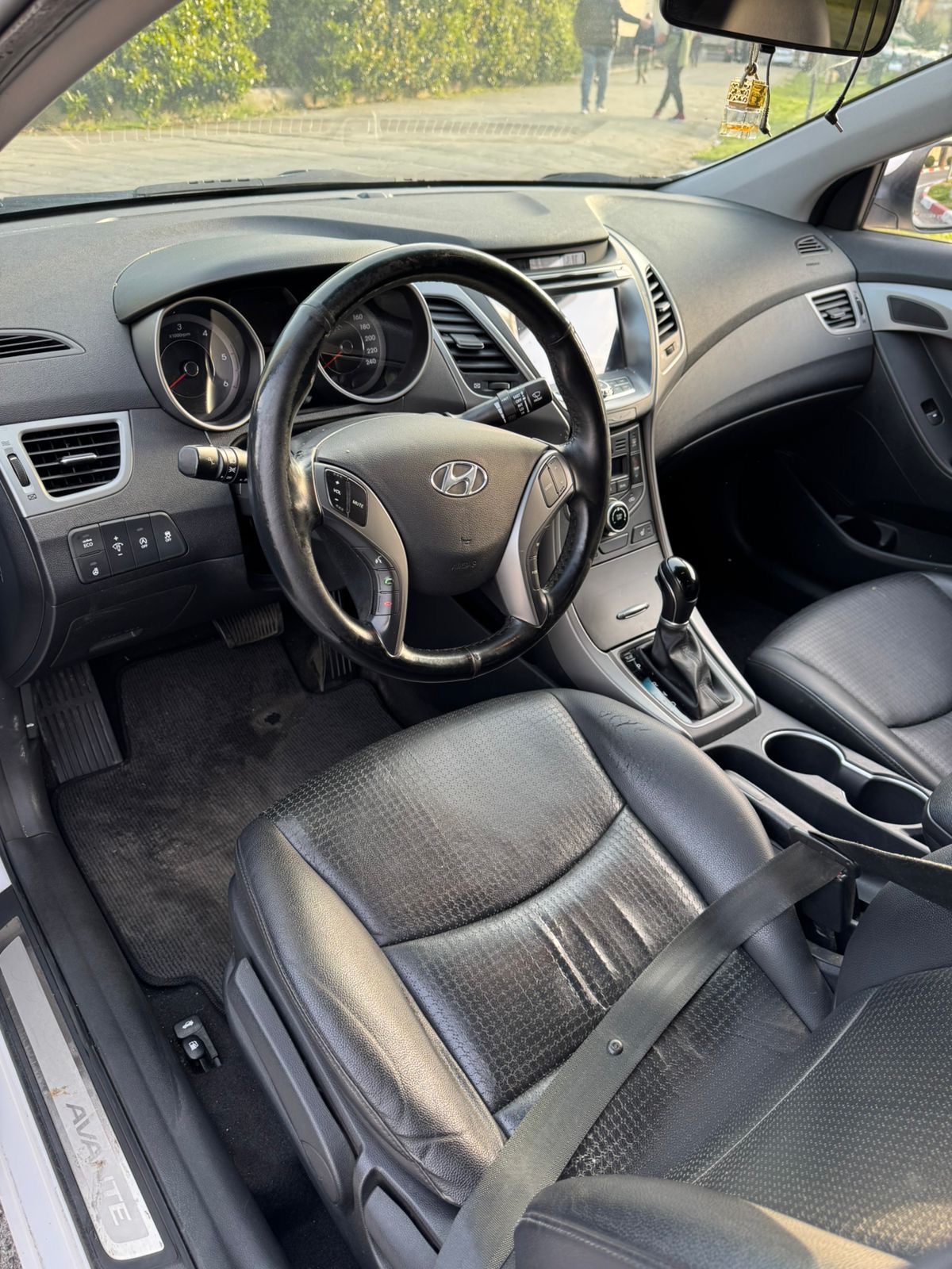 Hyundai Avante  4